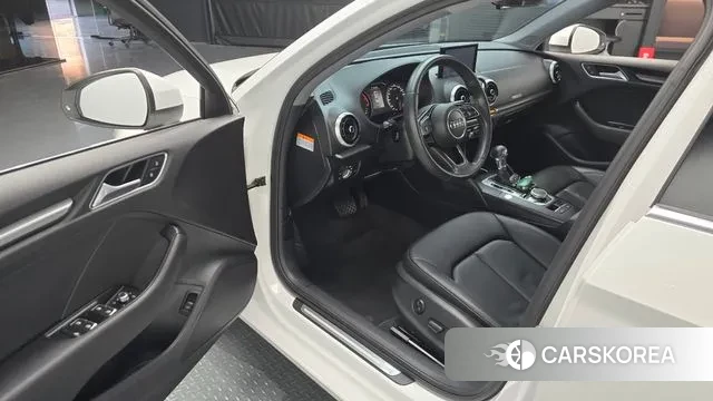 Audi New A3 2018 Белый из Кореи, фото 2