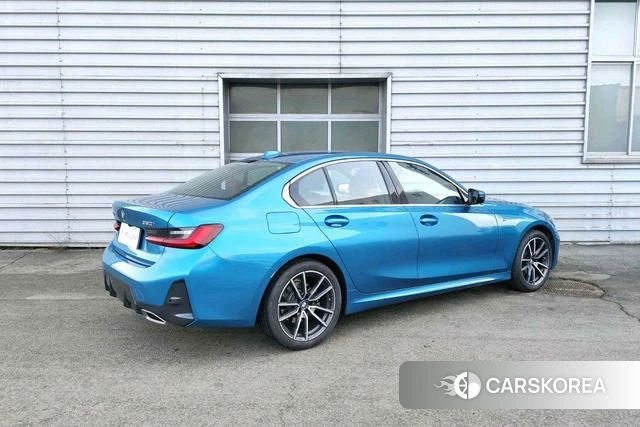 BMW 3 series 2025 Синий из Китая, фото 2