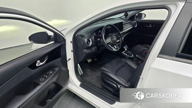 Kia The New K3 2nd generation 2022 Белый из Кореи, фото 2