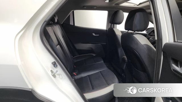 Kia Stonic 2018 Белый из Кореи, фото 2