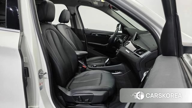 BMW X1 (F48) 2018 Белый из Кореи, фото 2