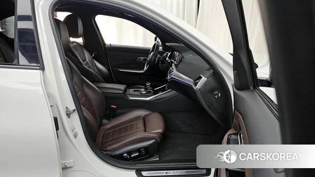 BMW 3 Series (G20) 2019 Белый из Кореи, фото 2