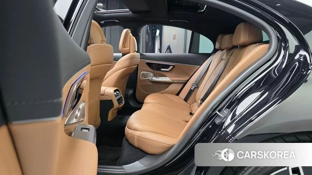Mercedes-Benz E-Class W214 2024 Черный из Кореи, фото 2
