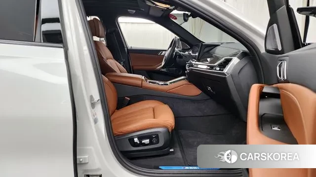 BMW X6 (G06) 2024 Белый из Кореи, фото 2