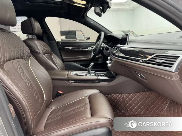 BMW 7 series 2022 Темно-серый из Китая, фото 2