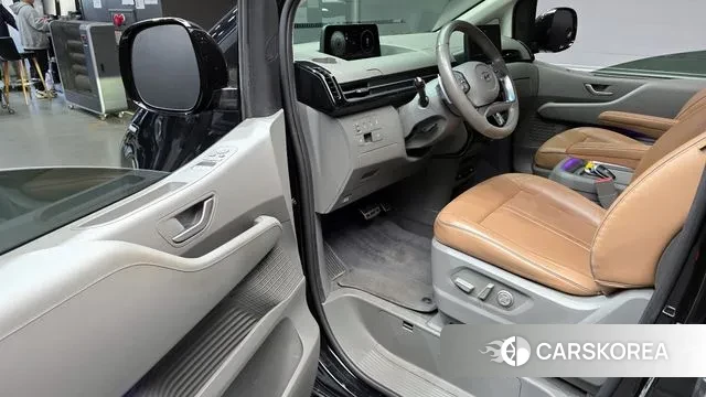 Hyundai Staria 2021 Черный из Кореи, фото 2