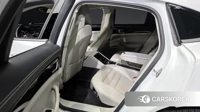 Porsche Panamera (971) 2018 Белый из Кореи, фото 2