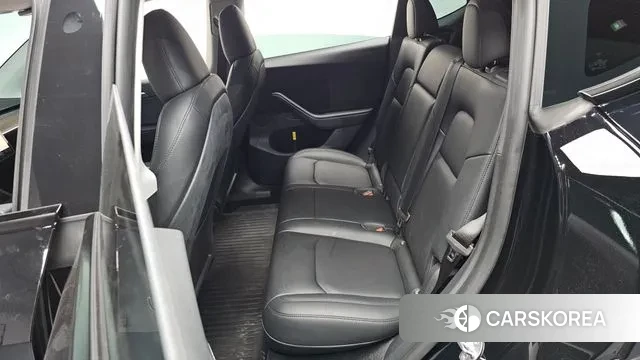 Tesla Model Y 2024 Черный из Кореи, фото 2