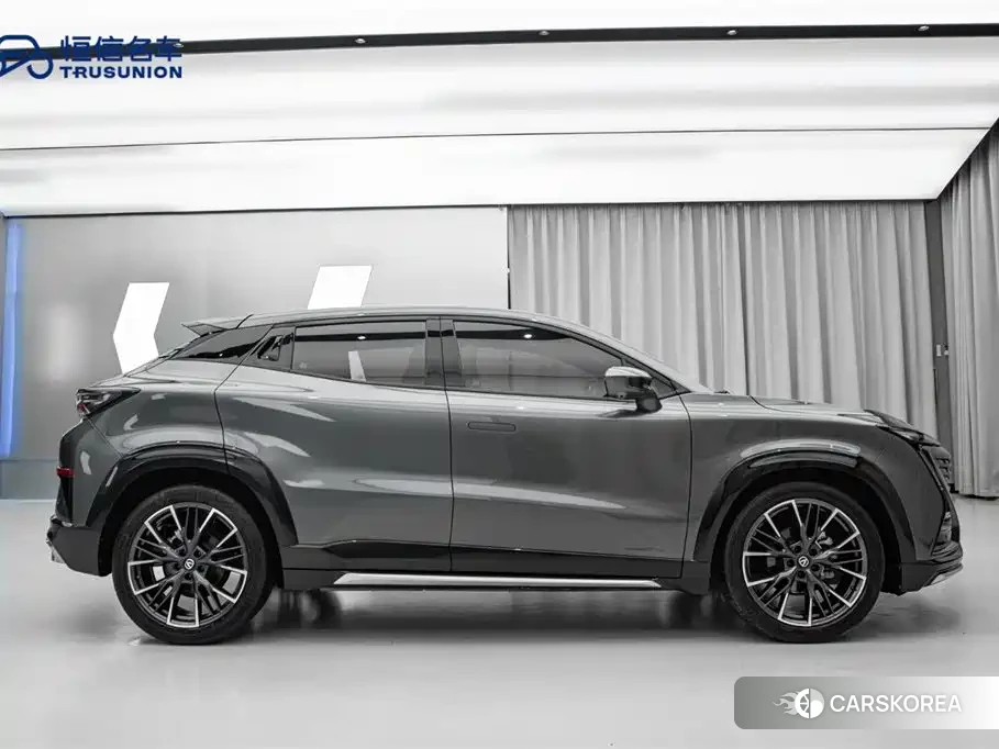 Chang'an Changan UNI-T 2023 Silver/gray из Китая, фото 2