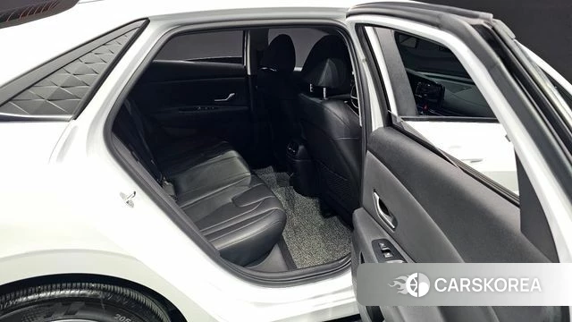 Hyundai The New Avante (CN7) 2023 Белый из Кореи, фото 2