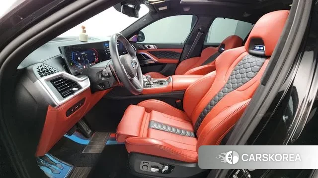 BMW X6M (G06) 2023 Черный из Кореи, фото 2