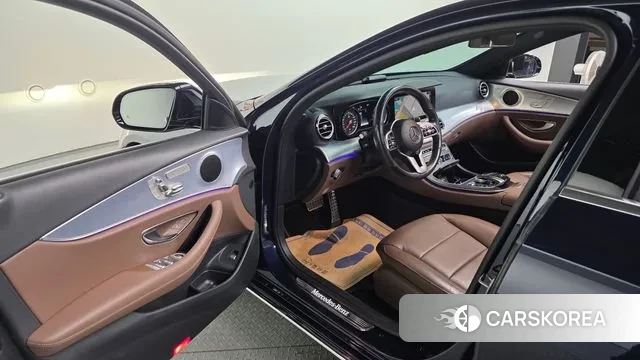 Mercedes-Benz E-Class W213 2019 Синий из Кореи, фото 2