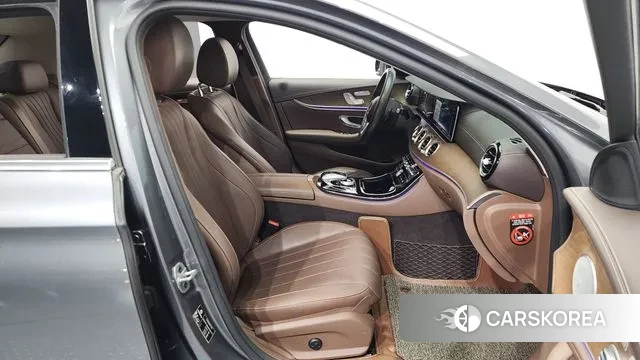 Mercedes-Benz E-Class W213 2018 Серый из Кореи, фото 2