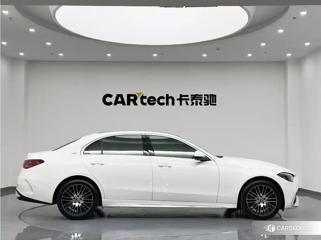 Mercedes-Benz C-class 2024 Белый из Китая, фото 2