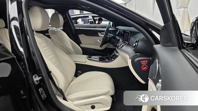 Mercedes-Benz E-Class W213 2023 Черный из Кореи, фото 2