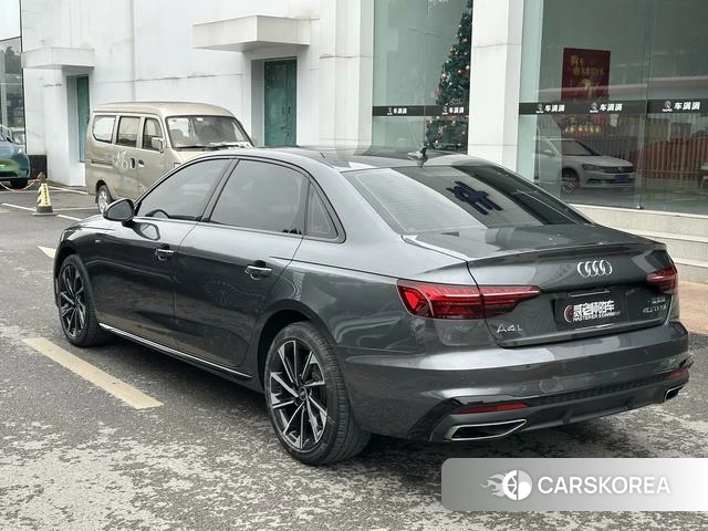 Audi A4L 2023 Темно-серый из Китая, фото 2