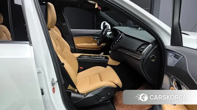 Volvo XC90 second Generation 2022 Белый из Кореи, фото 2