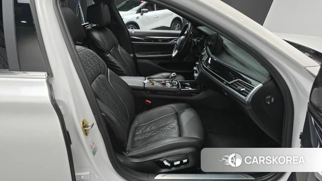 BMW 7 Series (G11) 2018 Белый из Кореи, фото 2