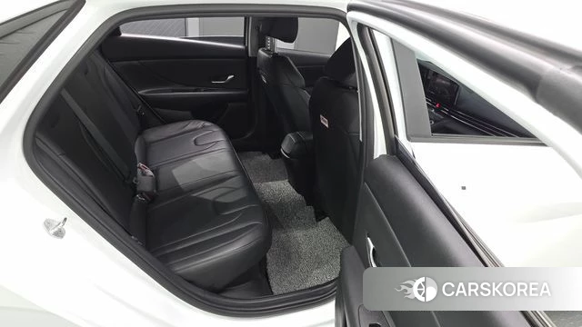 Hyundai Avante Hybrid (CN7) 2022 Белый из Кореи, фото 2