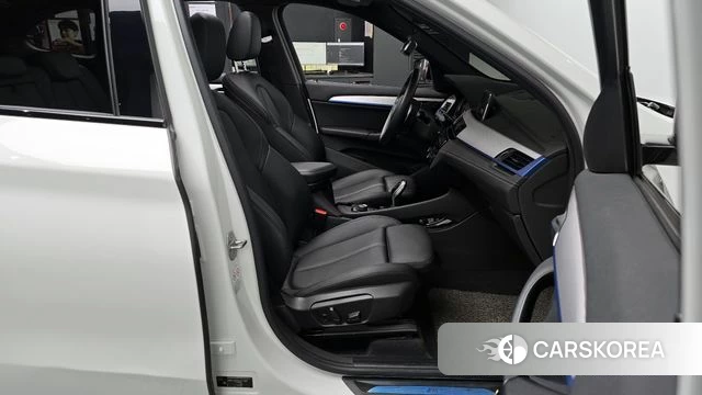 BMW X1 (F48) 2019 Белый из Кореи, фото 2