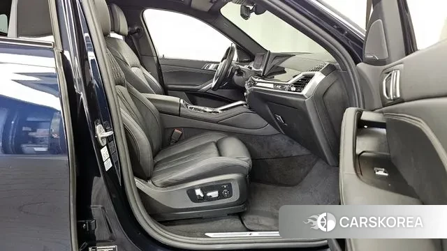 BMW X6 (G06) 2023 Черный из Кореи, фото 2