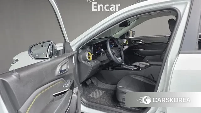 Chevrolet (GM Daewoo) Trax Crossover 2023 Белый из Кореи, фото 2