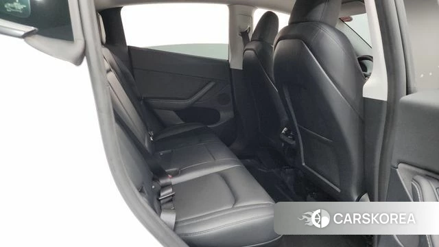 Tesla Model Y 2024 Белый из Кореи, фото 2