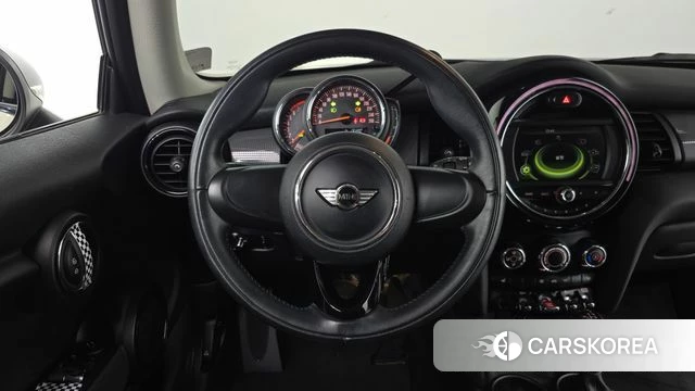 Mini Cooper 2018 Жемчужный цвет из Кореи, фото 2