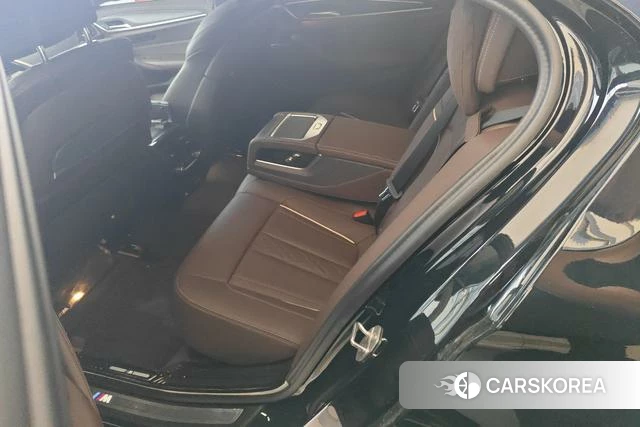 BMW 5 series 2023 Черный из Китая, фото 2