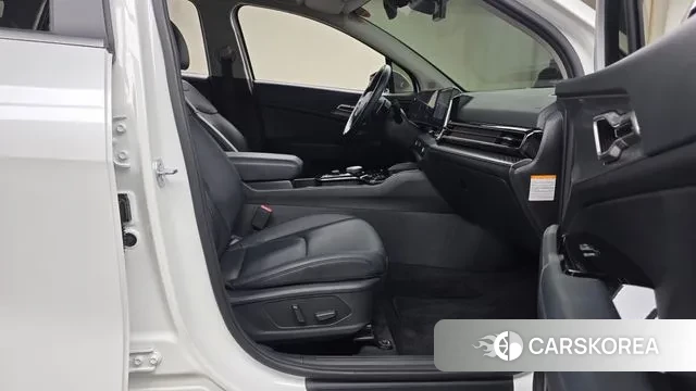 Kia Sportage 5th Generation Hybrid 2023 Белый из Кореи, фото 2