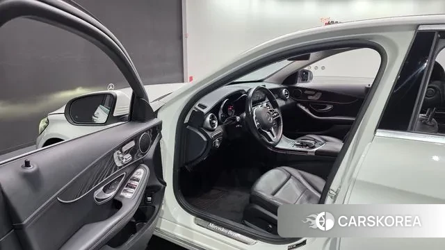Mercedes-Benz C-Class W205 2019 Белый из Кореи, фото 2