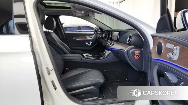 Mercedes-Benz E-Class W213 2019 Белый из Кореи, фото 2