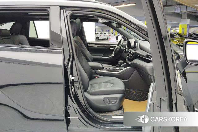 Toyota Crown Lufang 2022 Черный из Китая, фото 2