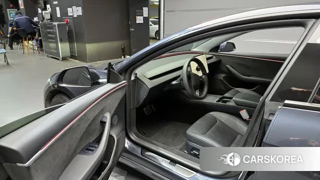 Tesla Model 3 2024 Серый из Кореи, фото 2