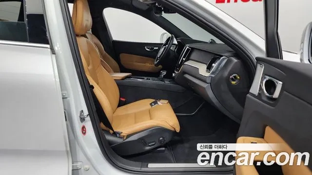 Volvo XC60 second Generation 2020 Белый из Кореи, фото 2