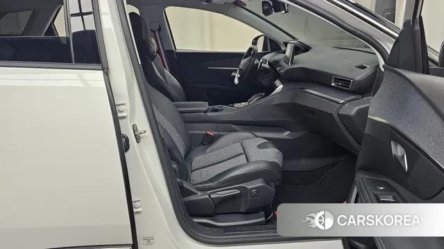 Peugeot 3008 second generation 2019 Белый из Кореи, фото 2