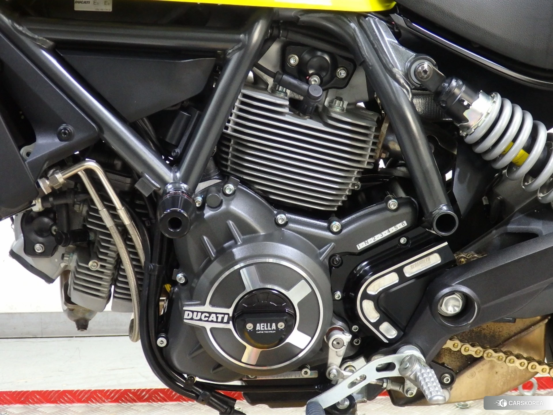 OTHER DUCATI SCRAMBLER F TRUCK PRO 2017 из Японии