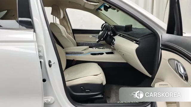 Genesis GV70 2023 Белый из Кореи, фото 2