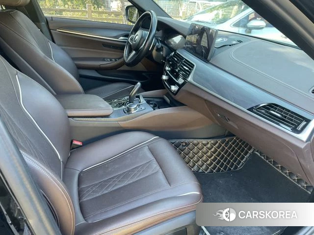 BMW 5 series 2022 Черный из Китая, фото 2
