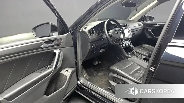 Volkswagen Tiguan second Generation 2019 Черный из Кореи, фото 2