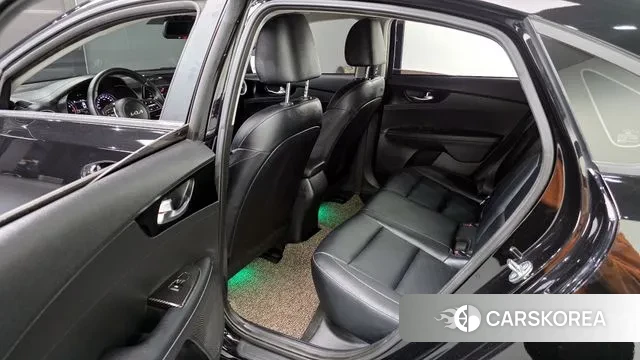 Kia The New K3 2nd generation 2023 Черный из Кореи, фото 2