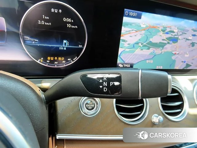 Mercedes-Benz E-Class W213 2018 Белый из Кореи, фото 2