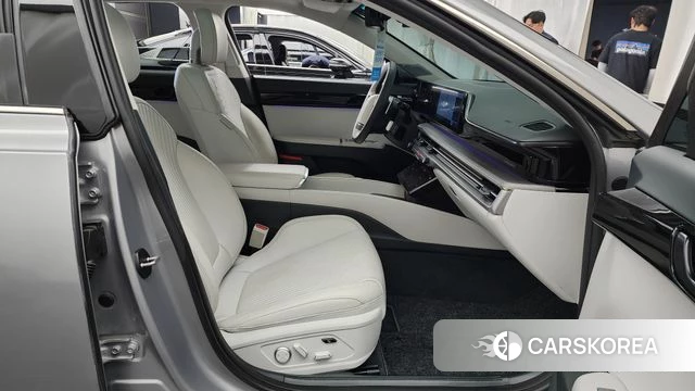 Hyundai Grandeur (GN7) 2023 Серебристо-серый из Кореи, фото 2