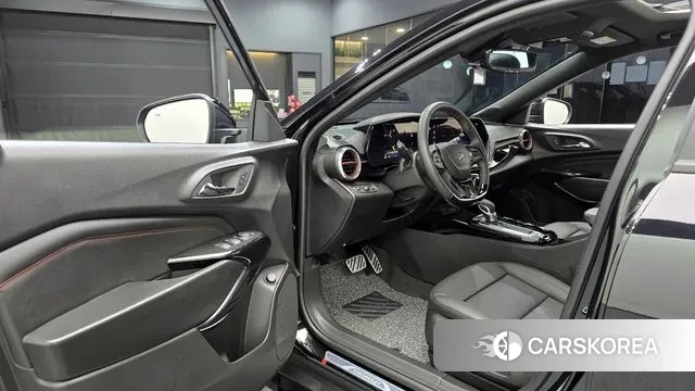 Chevrolet (GM Daewoo) Trax Crossover 2025 Черный из Кореи, фото 2