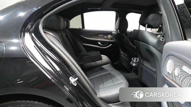 Mercedes-Benz E-Class W213 2022 Черный из Кореи, фото 2