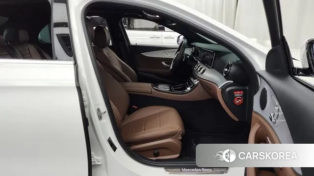 Mercedes-Benz E-Class W213 2021 Белый из Кореи, фото 2