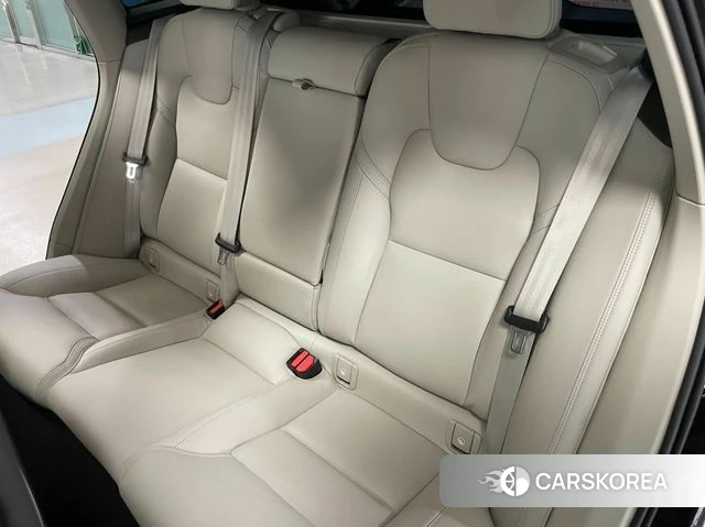 Volvo XC60 second Generation 2026 Черный из Кореи, фото 2