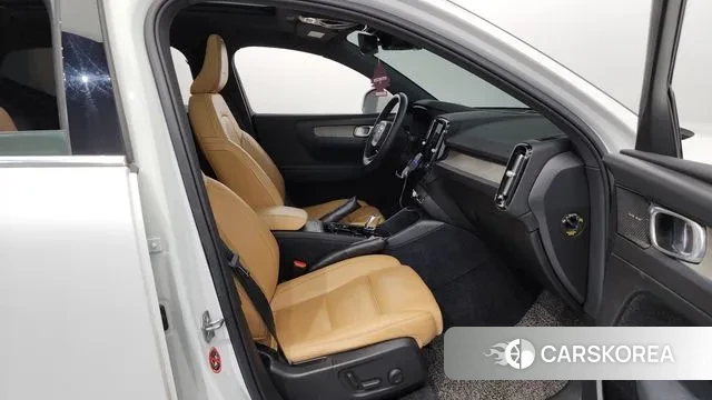 Volvo XC40 2019 Белый из Кореи, фото 2