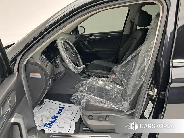 Volkswagen Tiguan Allspace 2018 Черный из Кореи, фото 2
