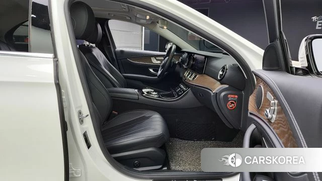 Mercedes-Benz E-Class W213 2019 Белый из Кореи, фото 2